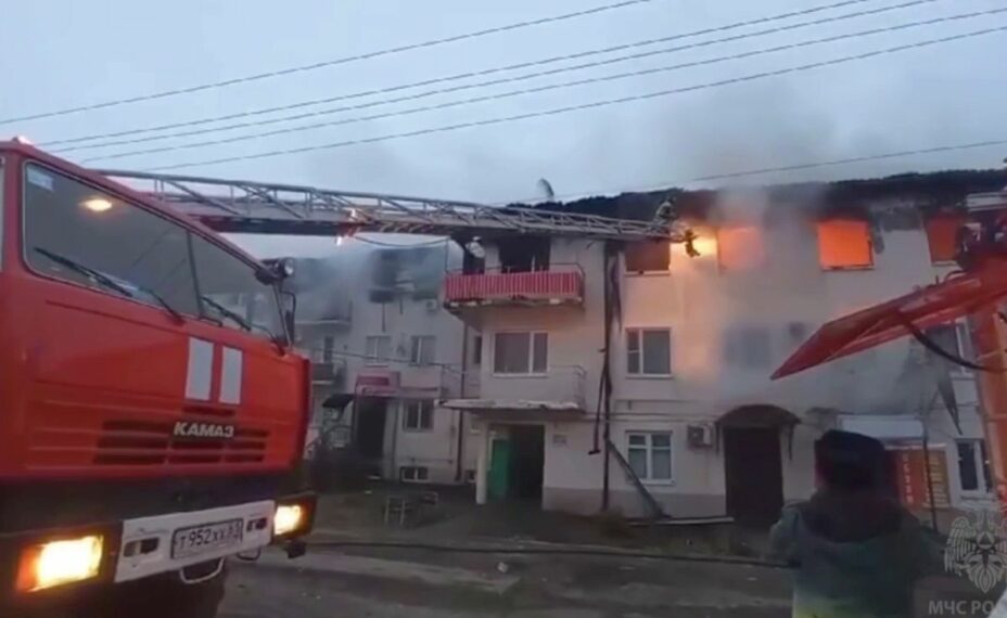 Пожар в Зернограде. Фото ГУ МЧС по Ростовской области.