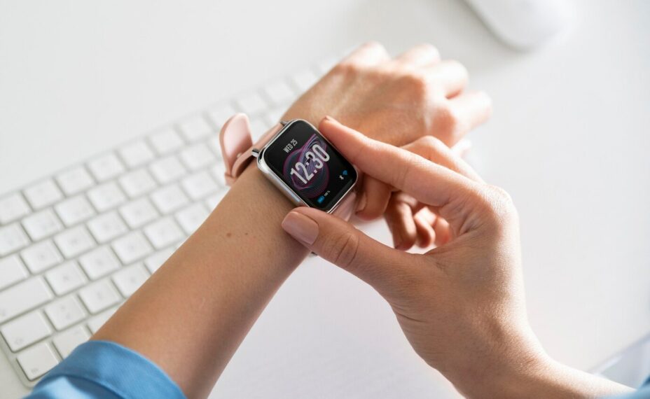 Huawei представила новую версию своего популярного фитнес-трекера. freepik.com