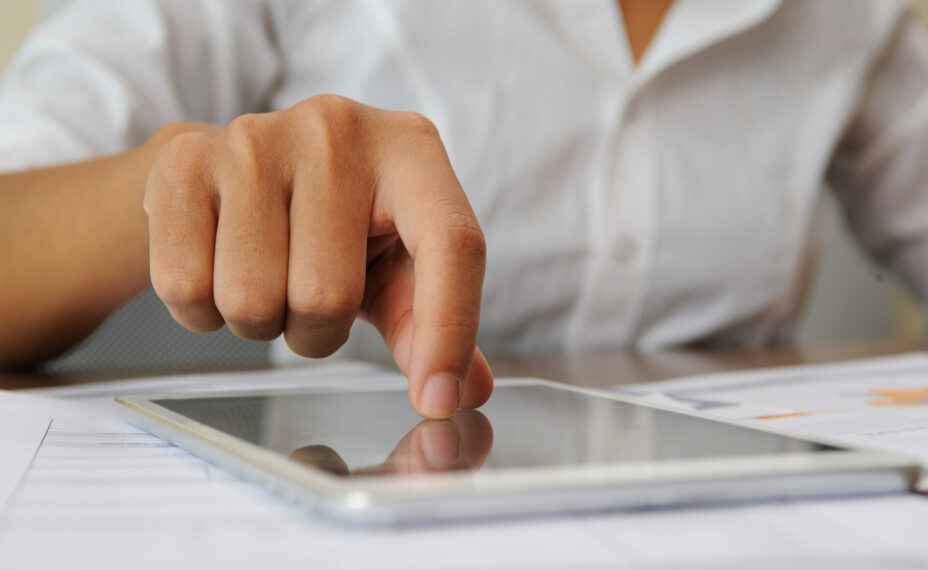 Глава администрации Ростова Алексей Логвиненко объявил о начале онлайн голосования за приоритетные объекты благоустройства на 2025 год. Katemangostar/Freepik.com