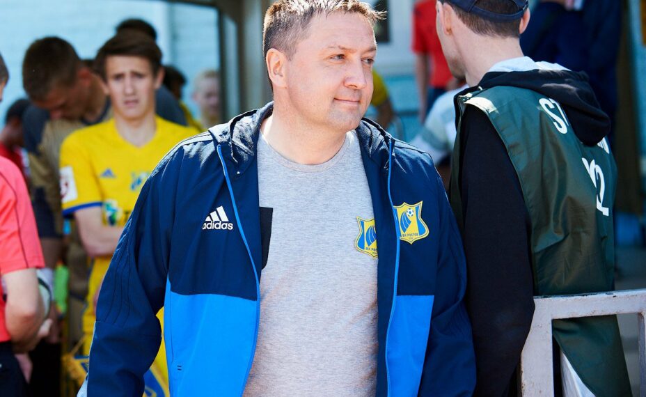 В настоящее время Осинов является одним из помощников Карпина. Фото: FC Rostov/ Global Look Press