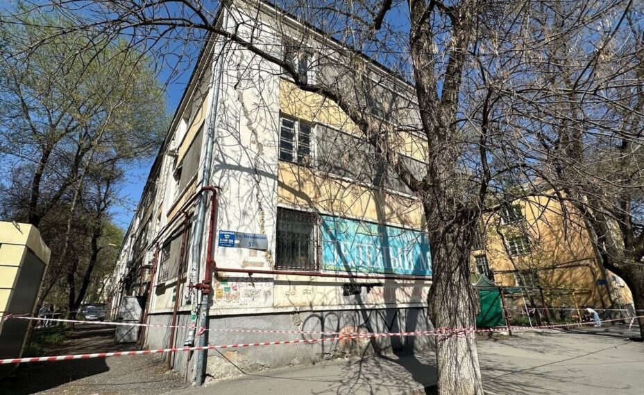 Аварийный дом 51 по ул. Мечникова/ВКонтакте, Алексей Логвиненко