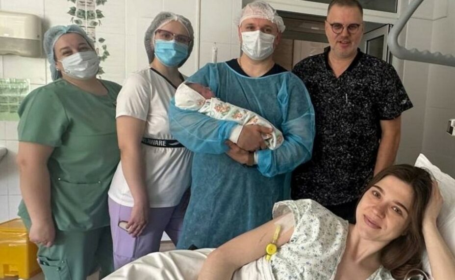 Родители малыша счастливы, что он родился здоровым. Фото: Областной перинатальный центр.