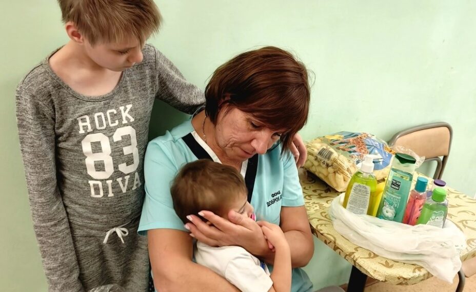 Светлана уже 9 лет дарит любовь и заботу обездоленным детям. Фото: Благотворительный фонд «Доброе дело»