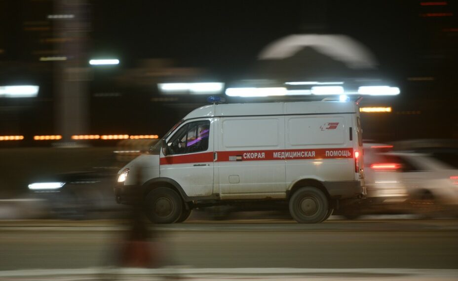 Юным участникам ночной аварии понадобилась серьезная медицинская помощь. Фото: Алексей БУЛАТОВ