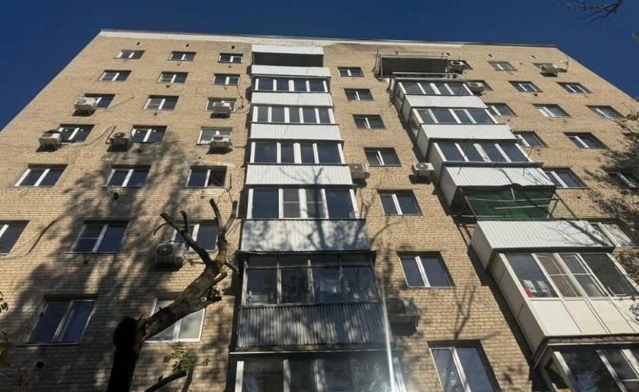 В Ростове-на-Дону завершили восстановление многоэтажного дома на улице Лермонтовской, который пострадал при атаке дрона 14 августа. Фото: Правительство Ростовской области