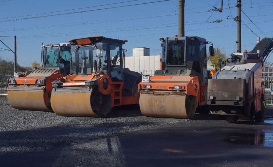 До конца года должны обновить 382,6 км участков проезжей части. Фото: Правительство РО